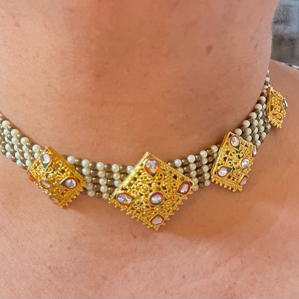 Elegant Gold and Pearl Choker Necklace